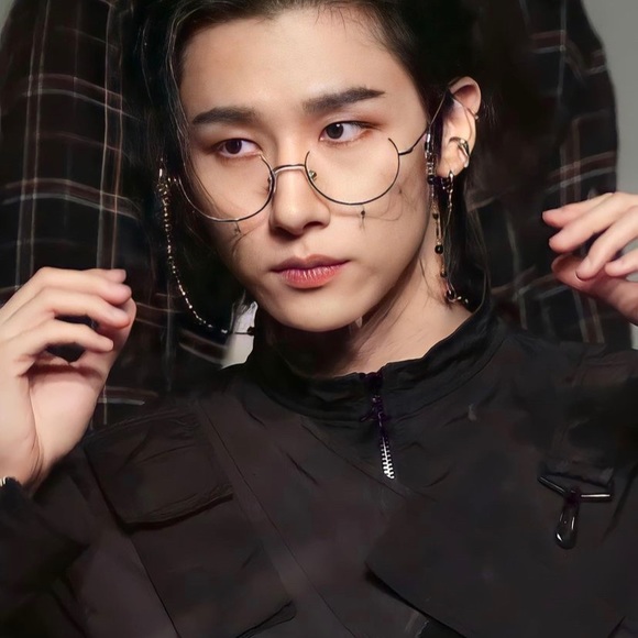 Meet your Posher, Tamia - Picture 1 of 1